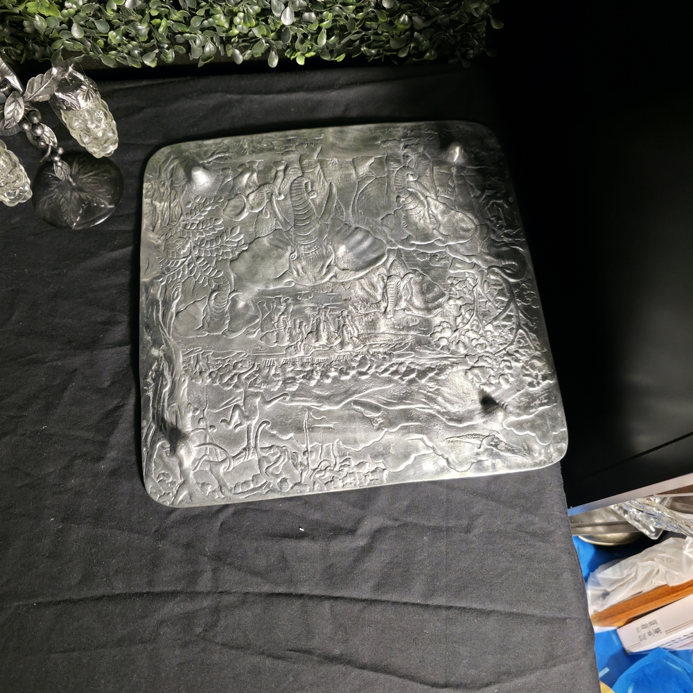 Silver Elephant Embossed Trays - Picture 8 of 9